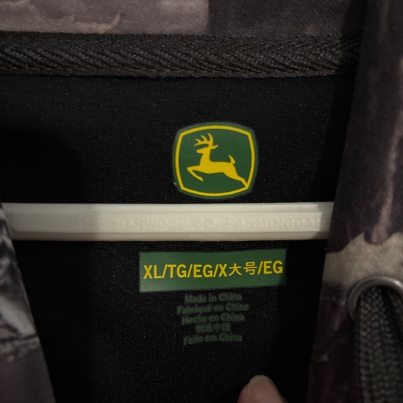 John Deere Men’s Hoodie XL Brown Camo - Picture 3 of 3